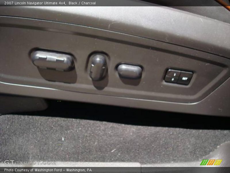 Black / Charcoal 2007 Lincoln Navigator Ultimate 4x4