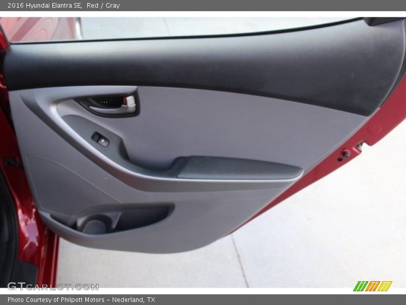 Red / Gray 2016 Hyundai Elantra SE