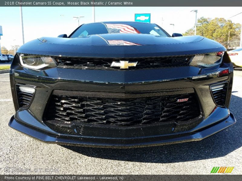 Mosaic Black Metallic / Ceramic White 2018 Chevrolet Camaro SS Coupe