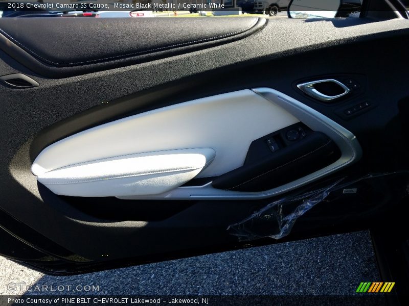 Mosaic Black Metallic / Ceramic White 2018 Chevrolet Camaro SS Coupe
