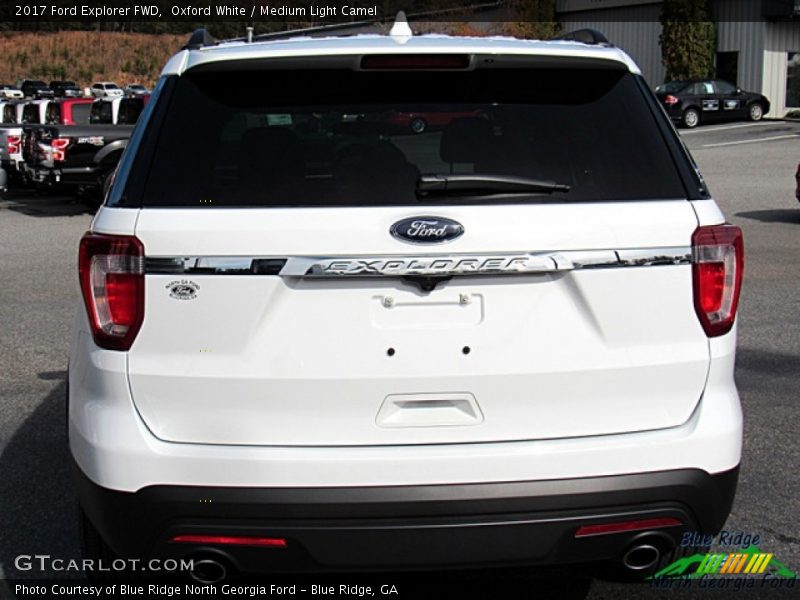 Oxford White / Medium Light Camel 2017 Ford Explorer FWD