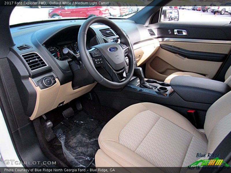 Oxford White / Medium Light Camel 2017 Ford Explorer FWD