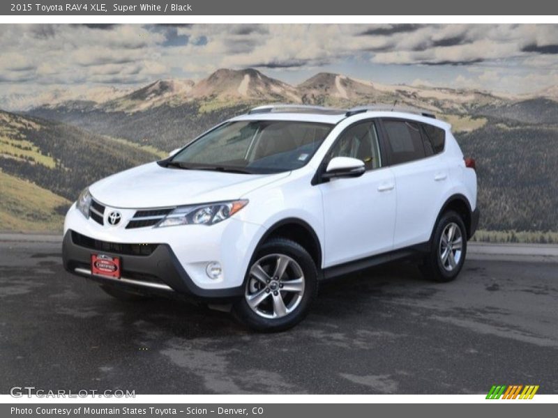 Super White / Black 2015 Toyota RAV4 XLE