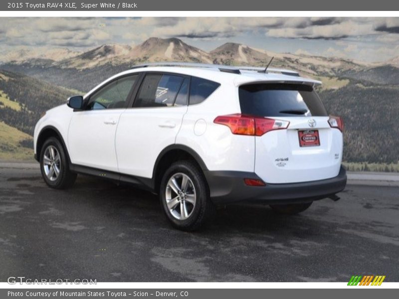 Super White / Black 2015 Toyota RAV4 XLE