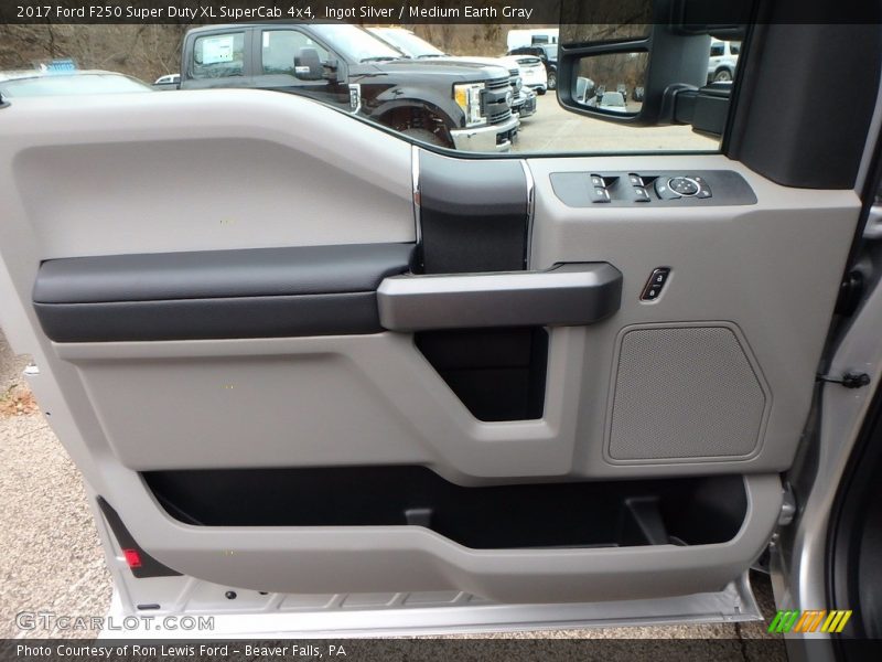Ingot Silver / Medium Earth Gray 2017 Ford F250 Super Duty XL SuperCab 4x4