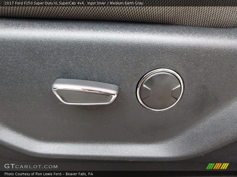 Ingot Silver / Medium Earth Gray 2017 Ford F250 Super Duty XL SuperCab 4x4