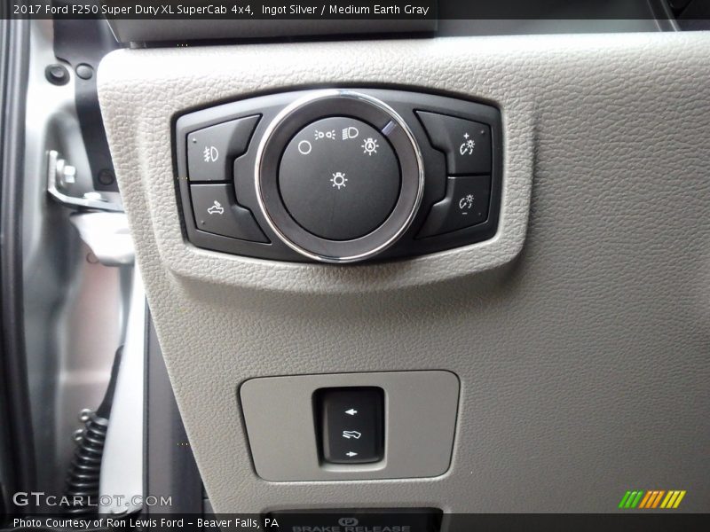 Ingot Silver / Medium Earth Gray 2017 Ford F250 Super Duty XL SuperCab 4x4