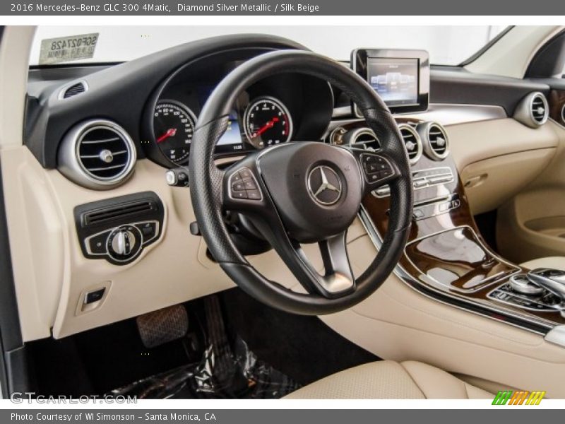 Diamond Silver Metallic / Silk Beige 2016 Mercedes-Benz GLC 300 4Matic