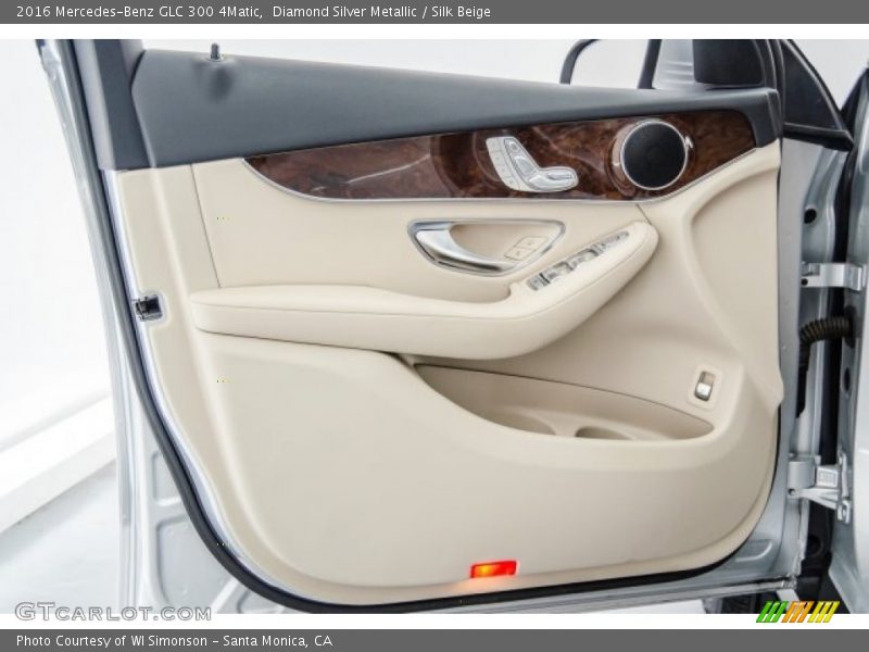 Diamond Silver Metallic / Silk Beige 2016 Mercedes-Benz GLC 300 4Matic