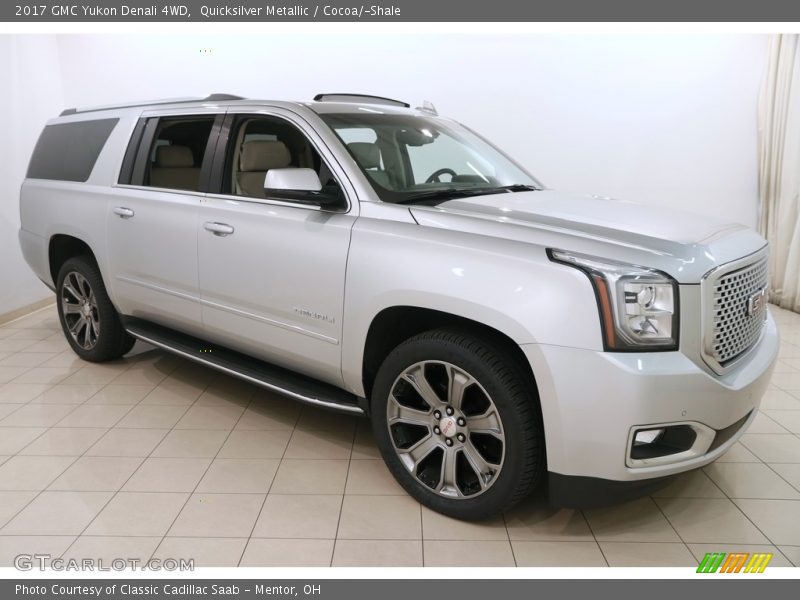 Front 3/4 View of 2017 Yukon Denali 4WD