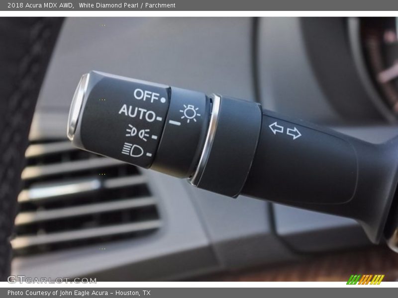White Diamond Pearl / Parchment 2018 Acura MDX AWD