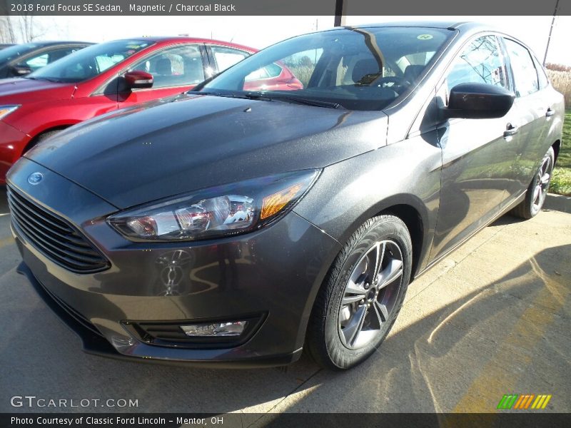 Front 3/4 View of 2018 Focus SE Sedan