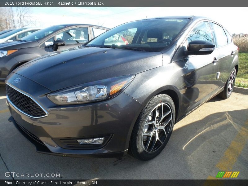 Magnetic / Charcoal Black 2018 Ford Focus SEL Hatch