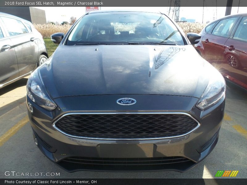 Magnetic / Charcoal Black 2018 Ford Focus SEL Hatch
