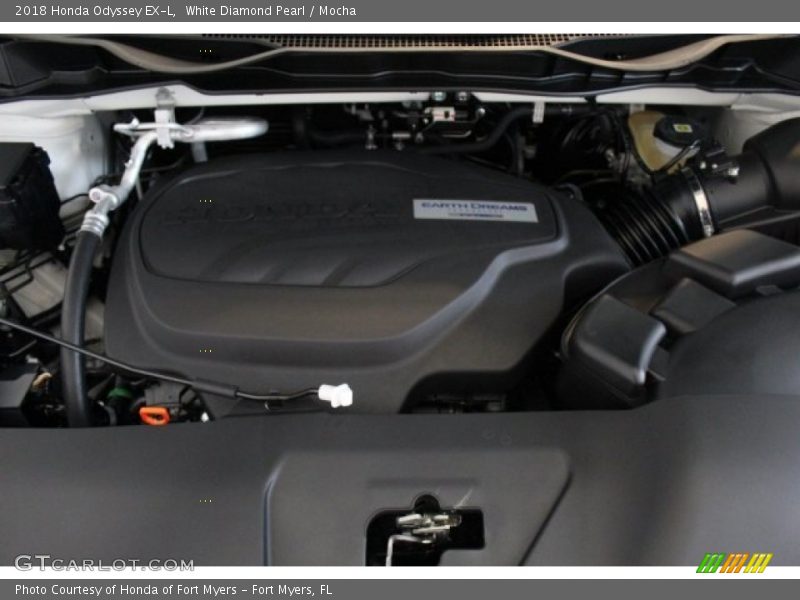 White Diamond Pearl / Mocha 2018 Honda Odyssey EX-L