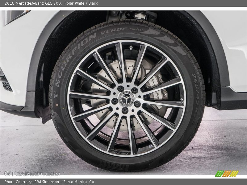Polar White / Black 2018 Mercedes-Benz GLC 300