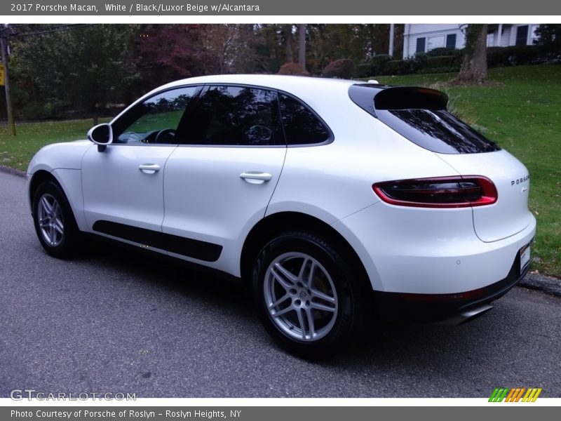 White / Black/Luxor Beige w/Alcantara 2017 Porsche Macan