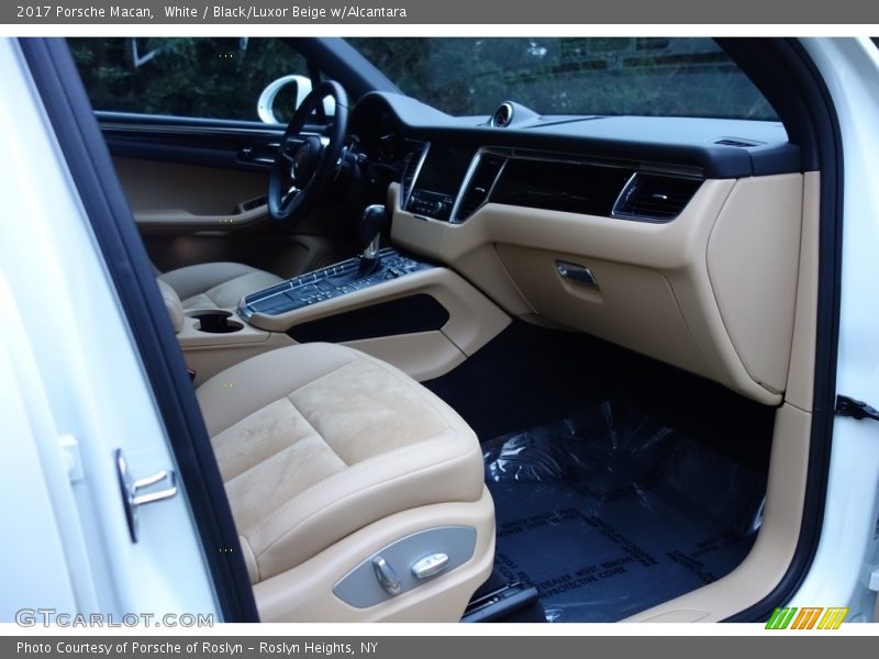 White / Black/Luxor Beige w/Alcantara 2017 Porsche Macan
