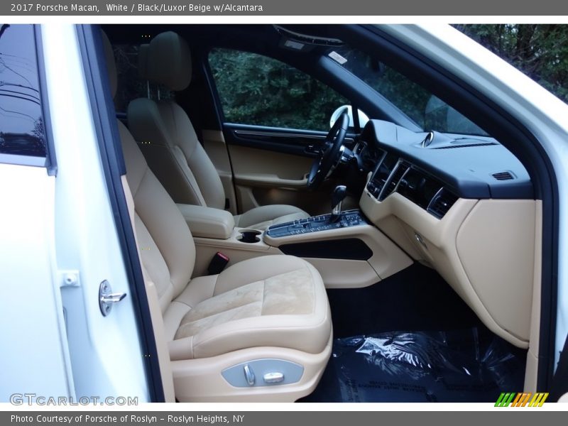 Front Seat of 2017 Macan 