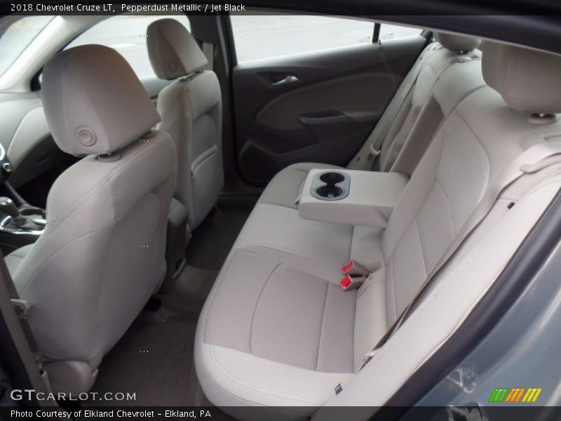 Pepperdust Metallic / Jet Black 2018 Chevrolet Cruze LT