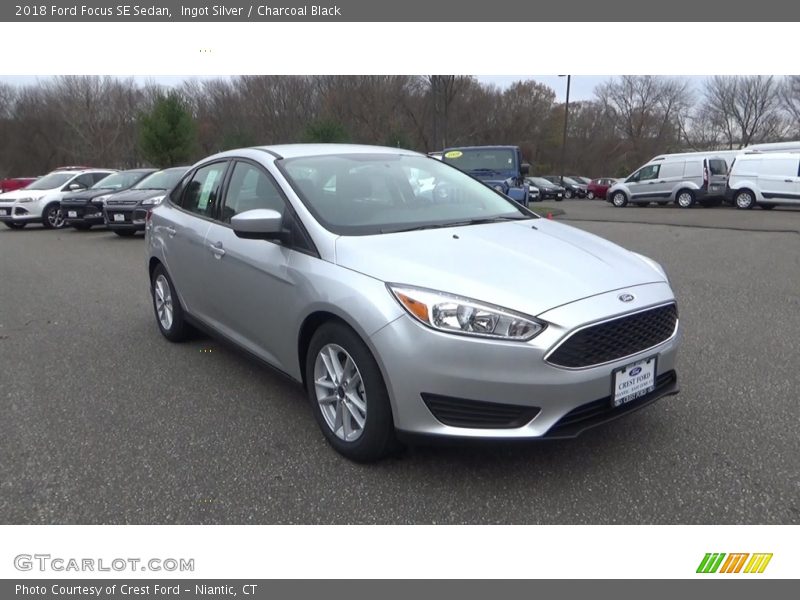 Ingot Silver / Charcoal Black 2018 Ford Focus SE Sedan