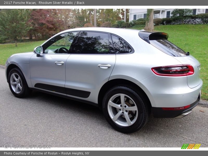 Rhodium Silver Metallic / Black 2017 Porsche Macan