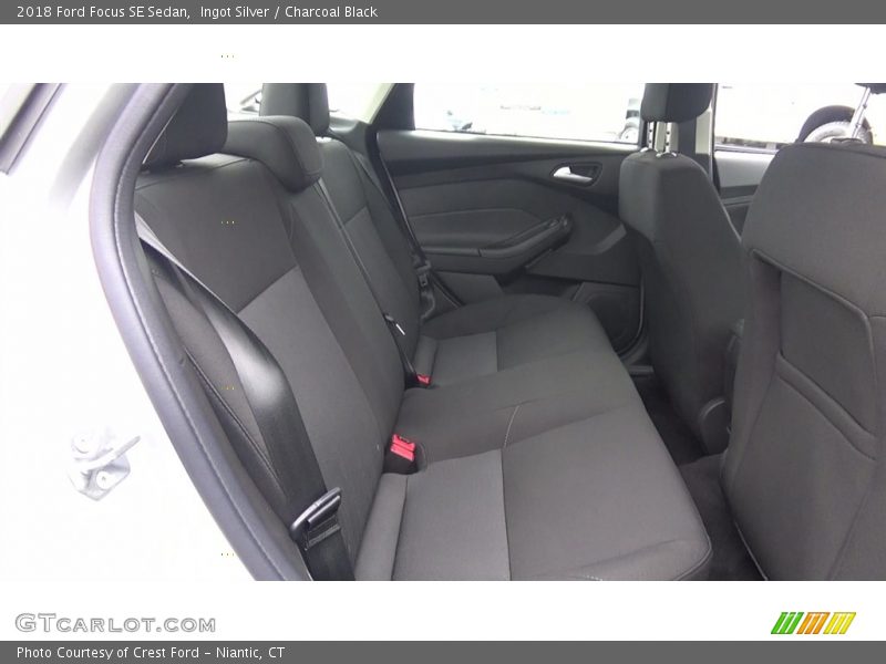 Ingot Silver / Charcoal Black 2018 Ford Focus SE Sedan