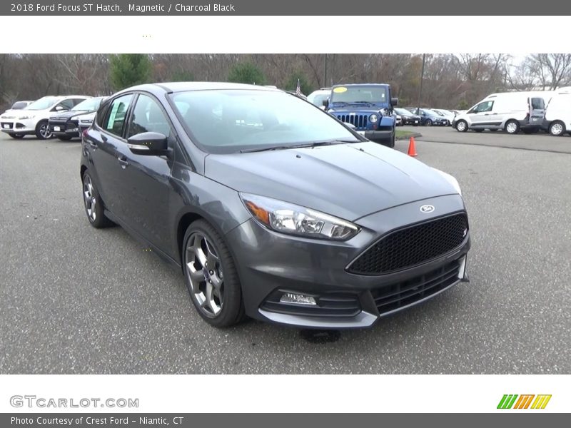 Magnetic / Charcoal Black 2018 Ford Focus ST Hatch