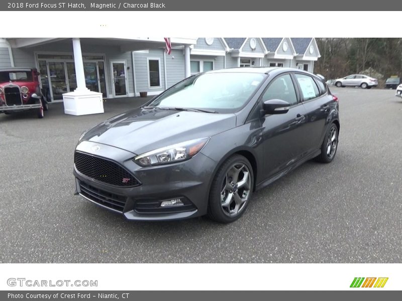 Magnetic / Charcoal Black 2018 Ford Focus ST Hatch