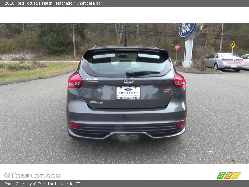 Magnetic / Charcoal Black 2018 Ford Focus ST Hatch