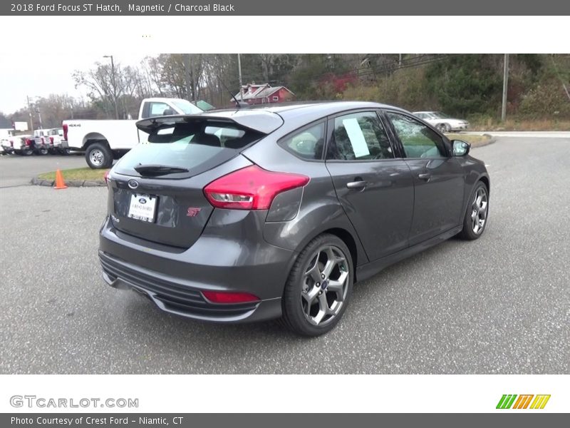 Magnetic / Charcoal Black 2018 Ford Focus ST Hatch