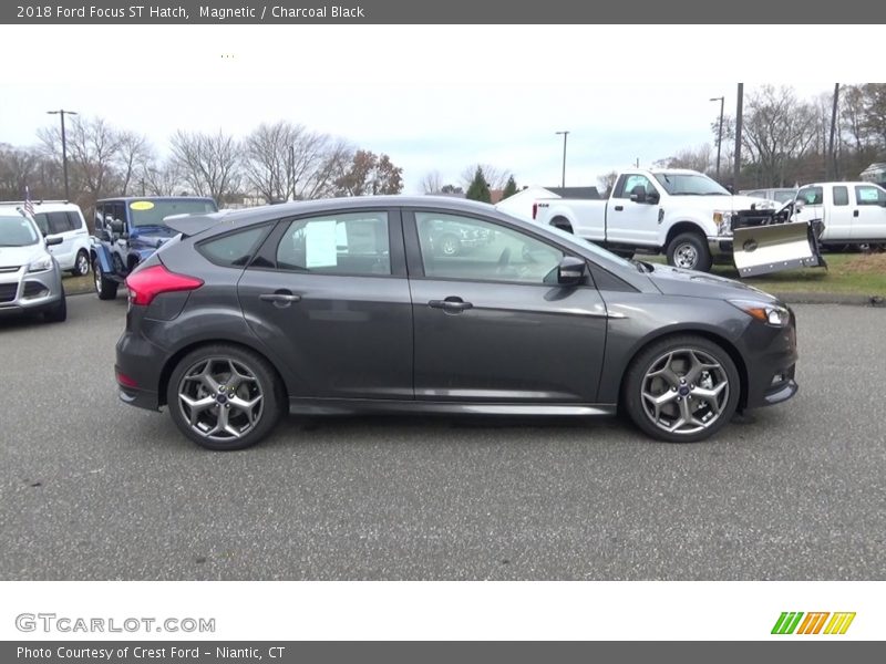 Magnetic / Charcoal Black 2018 Ford Focus ST Hatch