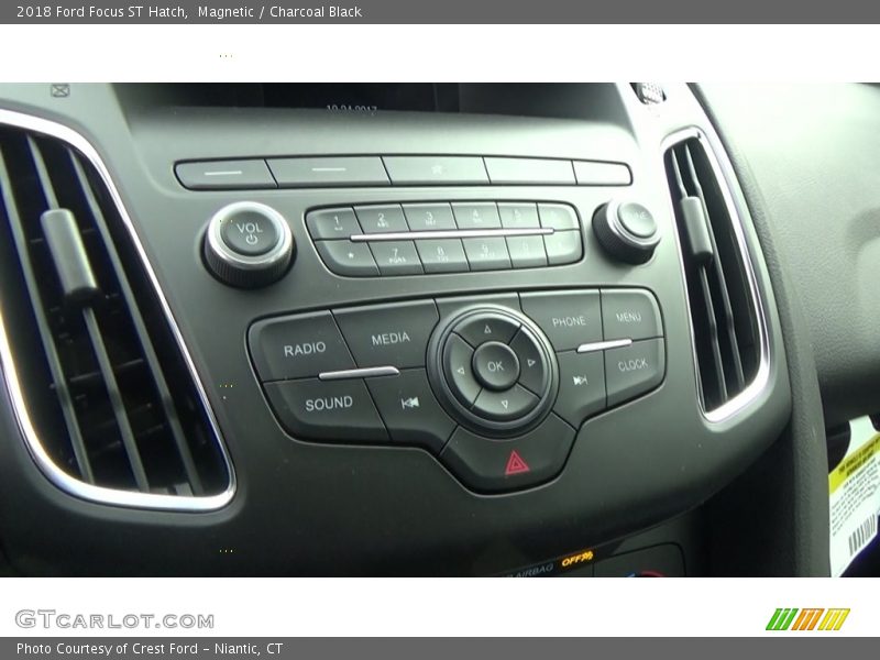 Magnetic / Charcoal Black 2018 Ford Focus ST Hatch