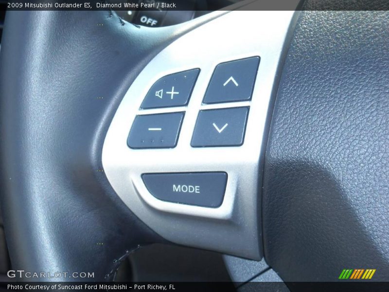 Diamond White Pearl / Black 2009 Mitsubishi Outlander ES