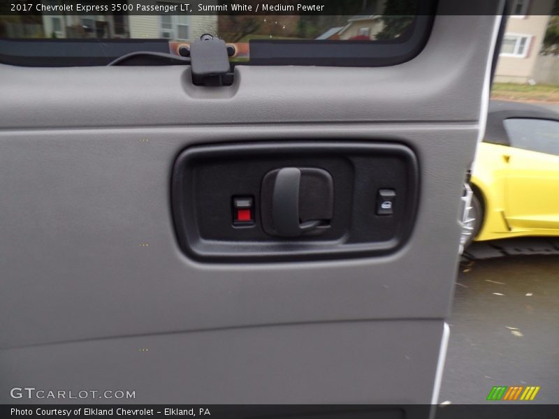 Summit White / Medium Pewter 2017 Chevrolet Express 3500 Passenger LT