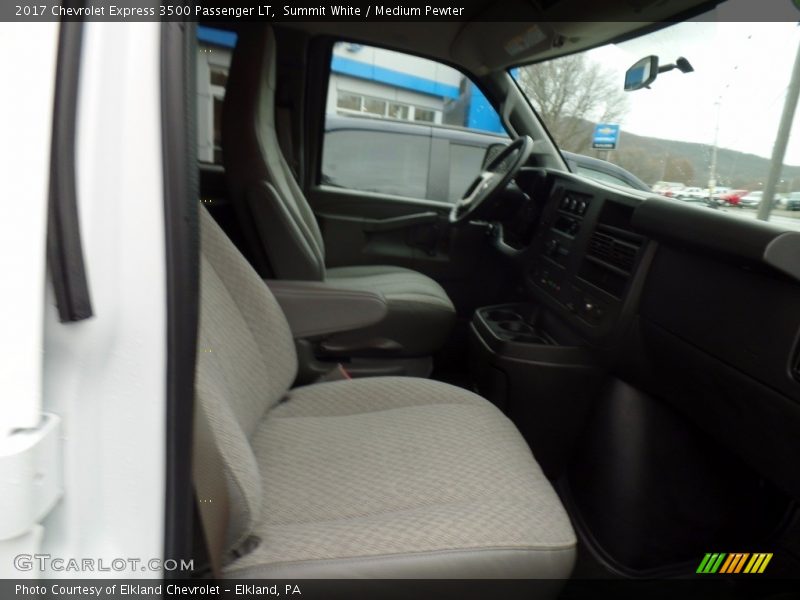 Summit White / Medium Pewter 2017 Chevrolet Express 3500 Passenger LT