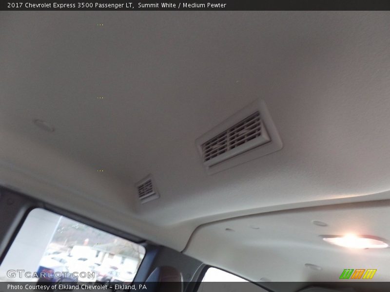 Summit White / Medium Pewter 2017 Chevrolet Express 3500 Passenger LT