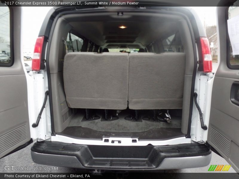 Summit White / Medium Pewter 2017 Chevrolet Express 3500 Passenger LT