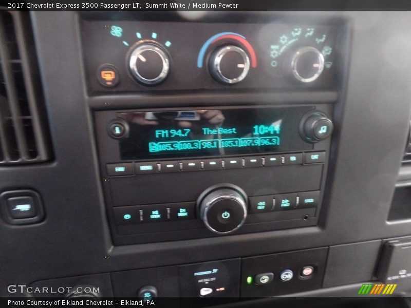 Summit White / Medium Pewter 2017 Chevrolet Express 3500 Passenger LT