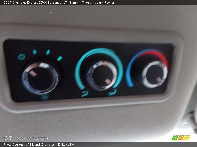 Summit White / Medium Pewter 2017 Chevrolet Express 3500 Passenger LT