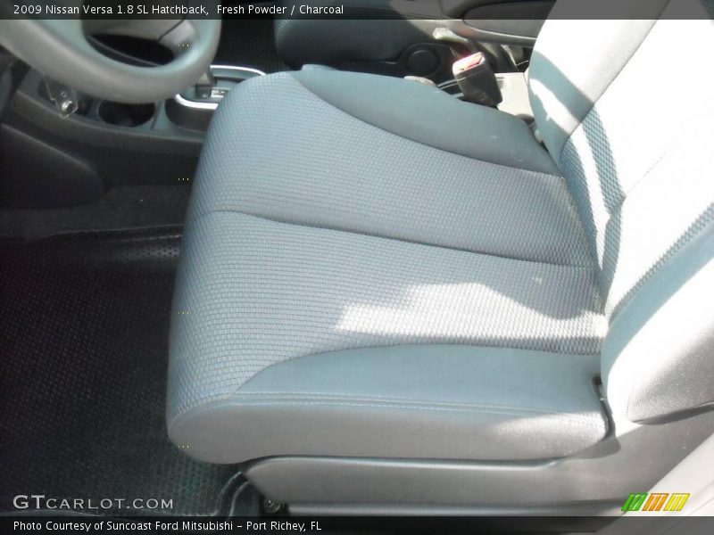 Fresh Powder / Charcoal 2009 Nissan Versa 1.8 SL Hatchback