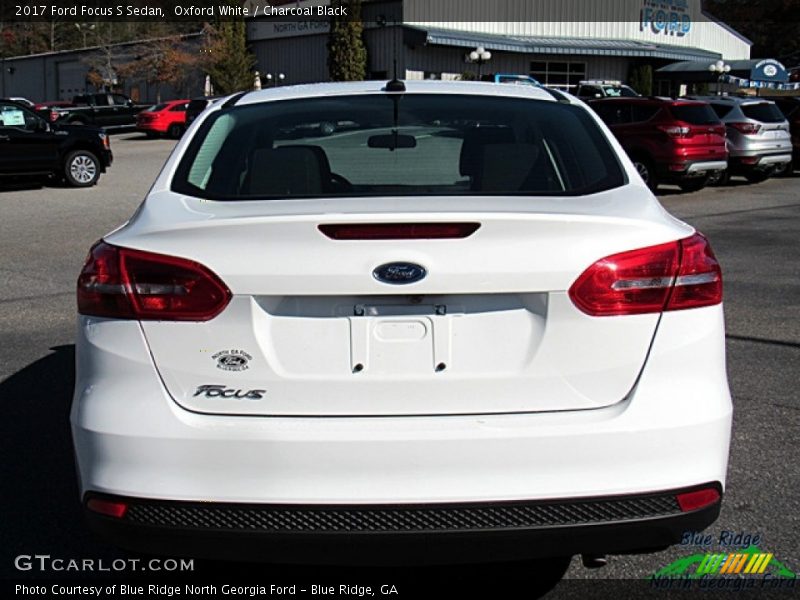 Oxford White / Charcoal Black 2017 Ford Focus S Sedan