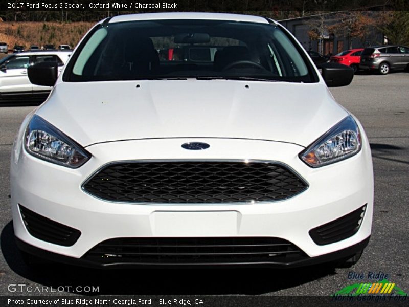 Oxford White / Charcoal Black 2017 Ford Focus S Sedan