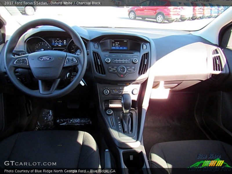 Oxford White / Charcoal Black 2017 Ford Focus S Sedan