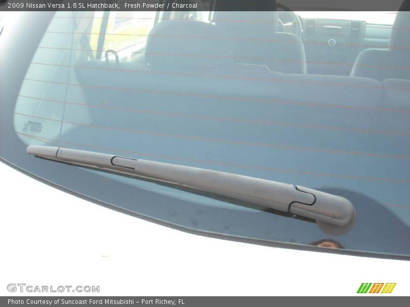Fresh Powder / Charcoal 2009 Nissan Versa 1.8 SL Hatchback