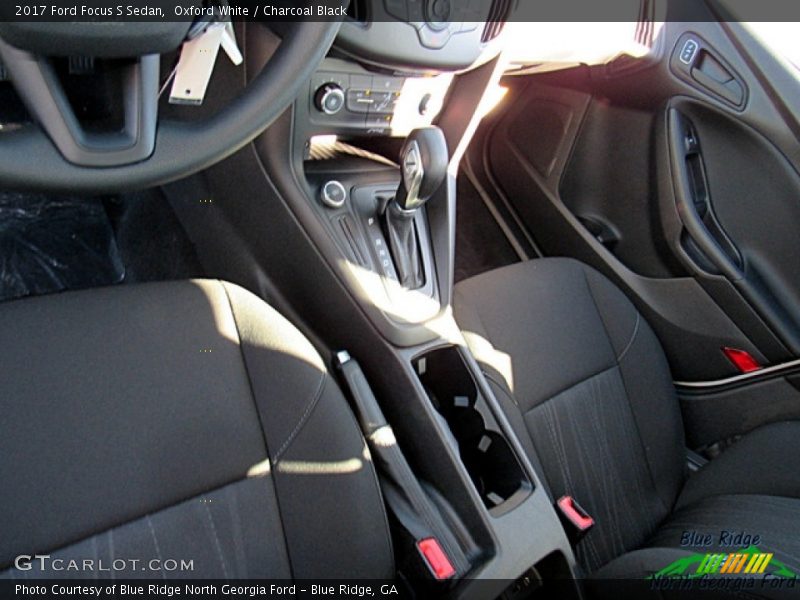 Oxford White / Charcoal Black 2017 Ford Focus S Sedan