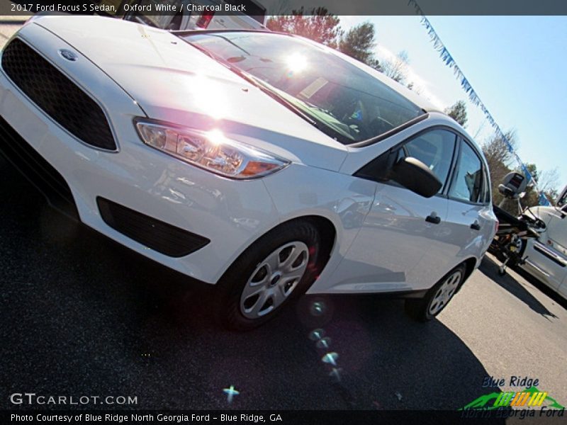 Oxford White / Charcoal Black 2017 Ford Focus S Sedan