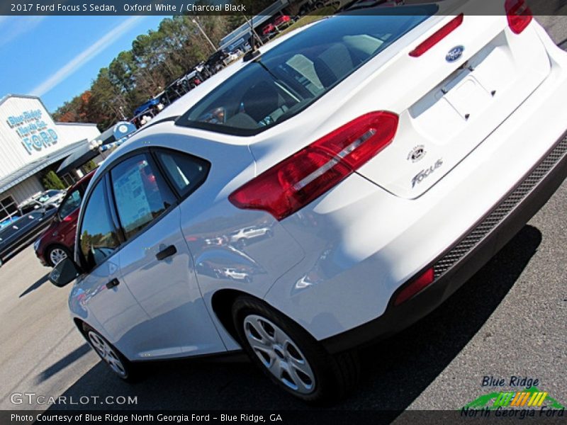 Oxford White / Charcoal Black 2017 Ford Focus S Sedan