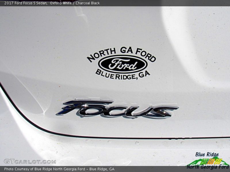 Oxford White / Charcoal Black 2017 Ford Focus S Sedan