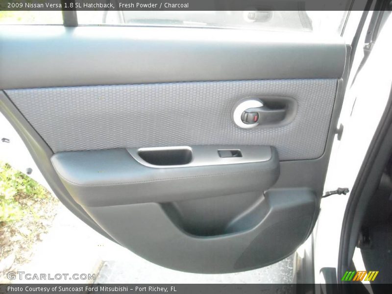 Fresh Powder / Charcoal 2009 Nissan Versa 1.8 SL Hatchback